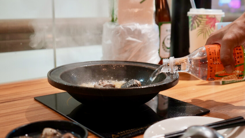 [林口火鍋] 超人氣排隊名店「狂一鍋 台式火鍋」不限時吃到飽 中午限定鍋物只要299元！