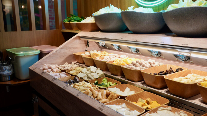 [林口火鍋] 超人氣排隊名店「狂一鍋 台式火鍋」不限時吃到飽 中午限定鍋物只要299元！