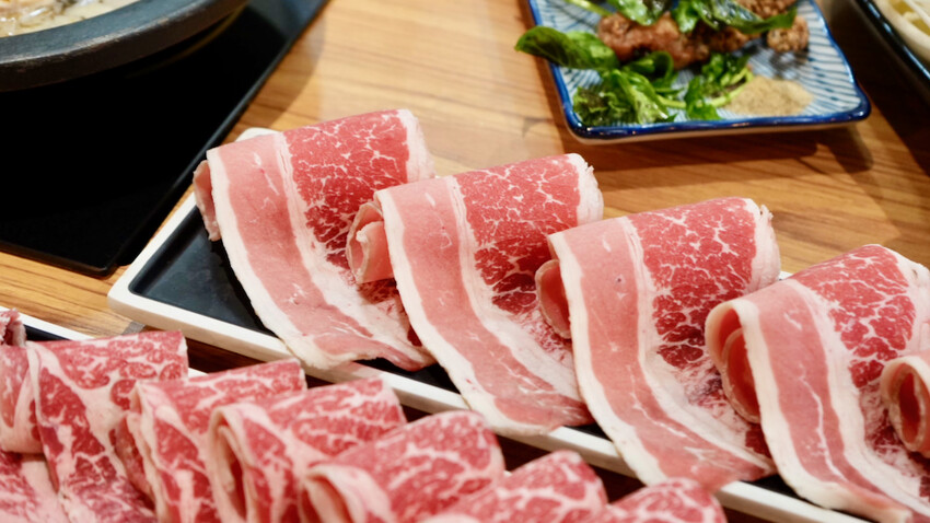 [林口火鍋] 超人氣排隊名店「狂一鍋 台式火鍋」不限時吃到飽 中午限定鍋物只要299元！