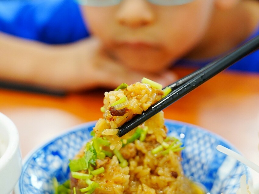 台中市北屯區王爺王肉羹|水湳市場旁必吃米糕、魚翅肉羹排隊小吃|台中水湳美食地圖