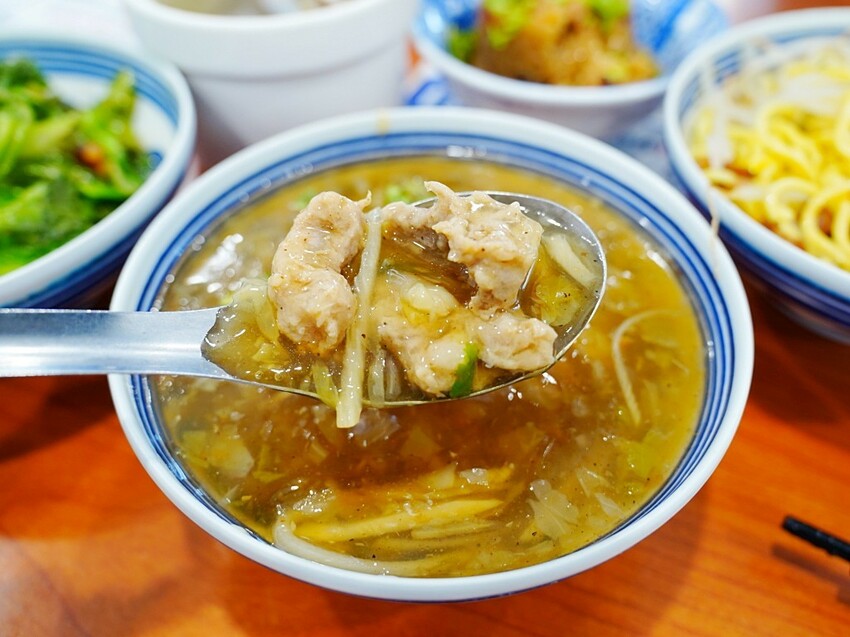 台中市北屯區王爺王肉羹|水湳市場旁必吃米糕、魚翅肉羹排隊小吃|台中水湳美食地圖