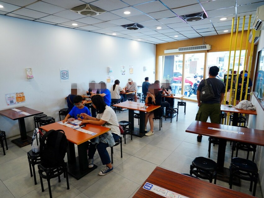 台中市北屯區王爺王肉羹|水湳市場旁必吃米糕、魚翅肉羹排隊小吃|台中水湳美食地圖