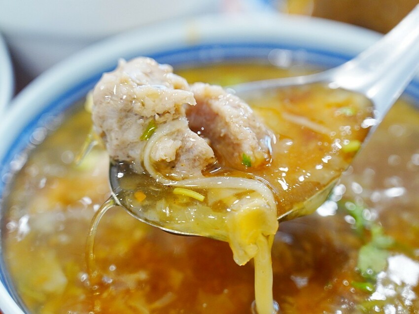 台中市北屯區王爺王肉羹|水湳市場旁必吃米糕、魚翅肉羹排隊小吃|台中水湳美食地圖