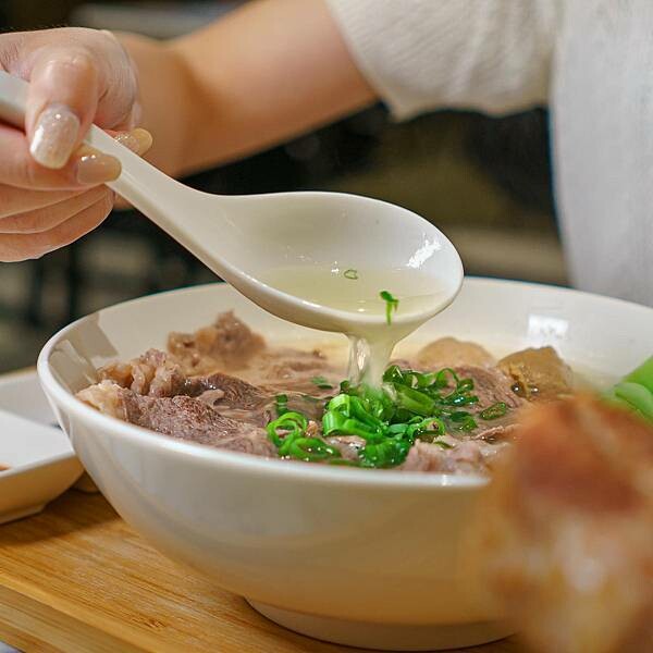 台北 中山區 新禾料理廚房 Culina Nova 新加坡白胡椒肉骨茶 12.jpg