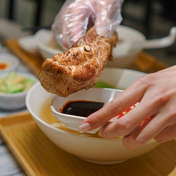 台北 中山區 新禾料理廚房 Culina Nova 新加坡白胡椒肉骨茶 16.jpg