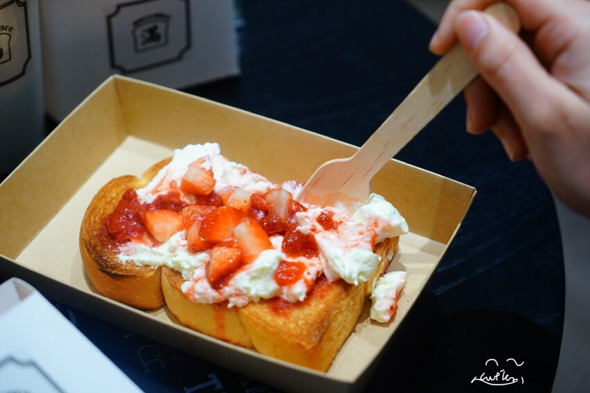 【樂兔洋食行x滿滿奶酥moomoo】遠百竹北必吃美食 顛覆味蕾的熱壓吐司不只是吐司！竹北美食/新竹美食/園區下午茶外送 - Cutier吃飯中 樂兔洋食行與滿滿奶酥在新開幕的「遠百竹北」推出季節限定品