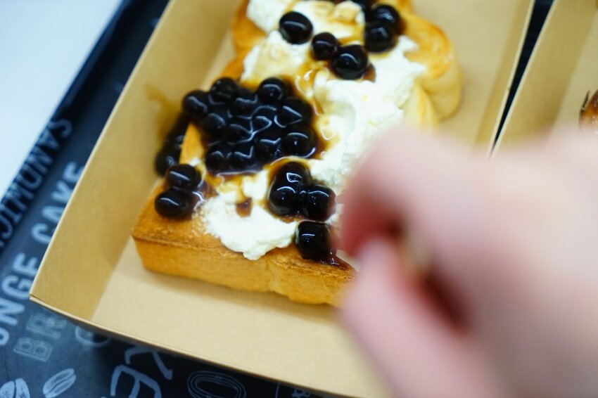 【樂兔洋食行x滿滿奶酥moomoo】遠百竹北必吃美食 顛覆味蕾的熱壓吐司不只是吐司！竹北美食/新竹美食/園區下午茶外送 - Cutier吃飯中 樂兔洋食行與滿滿奶酥在新開幕的「遠百竹北」推出季節限定品