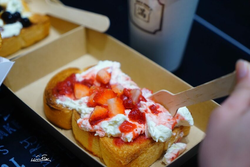 【樂兔洋食行x滿滿奶酥moomoo】遠百竹北必吃美食 顛覆味蕾的熱壓吐司不只是吐司！竹北美食/新竹美食/園區下午茶外送 - Cutier吃飯中 樂兔洋食行與滿滿奶酥在新開幕的「遠百竹北」推出季節限定品