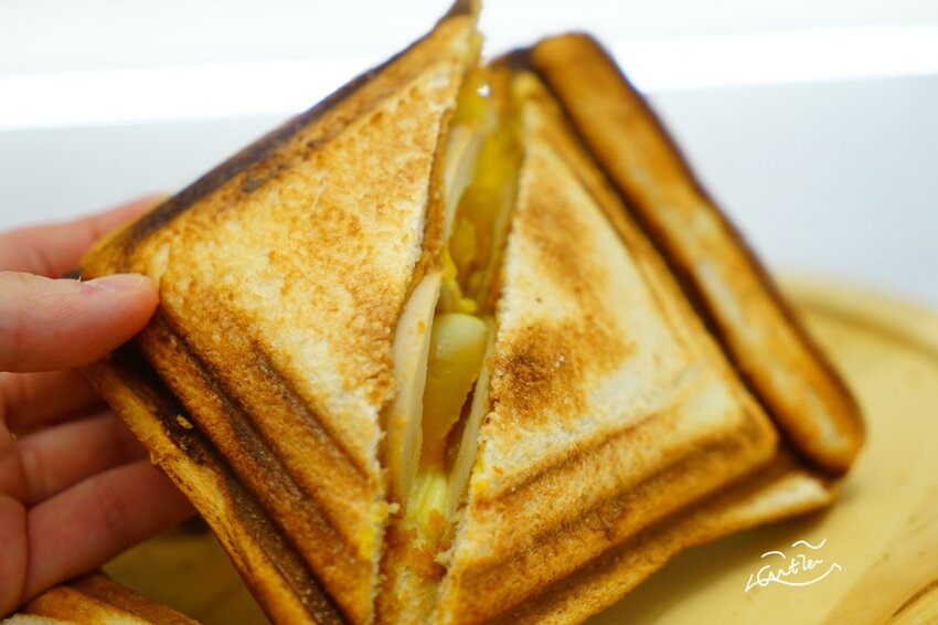 【樂兔洋食行x滿滿奶酥moomoo】遠百竹北必吃美食 顛覆味蕾的熱壓吐司不只是吐司！竹北美食/新竹美食/園區下午茶外送 - Cutier吃飯中 樂兔洋食行與滿滿奶酥在新開幕的「遠百竹北」推出季節限定品