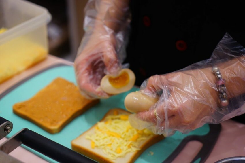 【樂兔洋食行x滿滿奶酥moomoo】遠百竹北必吃美食 顛覆味蕾的熱壓吐司不只是吐司！竹北美食/新竹美食/園區下午茶外送 - Cutier吃飯中 樂兔洋食行與滿滿奶酥在新開幕的「遠百竹北」推出季節限定品