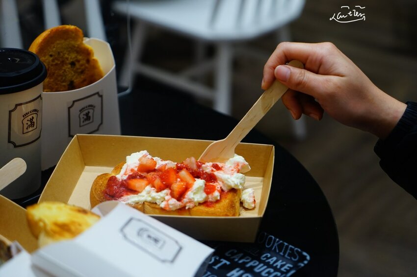 【樂兔洋食行x滿滿奶酥moomoo】遠百竹北必吃美食 顛覆味蕾的熱壓吐司不只是吐司！竹北美食/新竹美食/園區下午茶外送 - Cutier吃飯中 樂兔洋食行與滿滿奶酥在新開幕的「遠百竹北」推出季節限定品