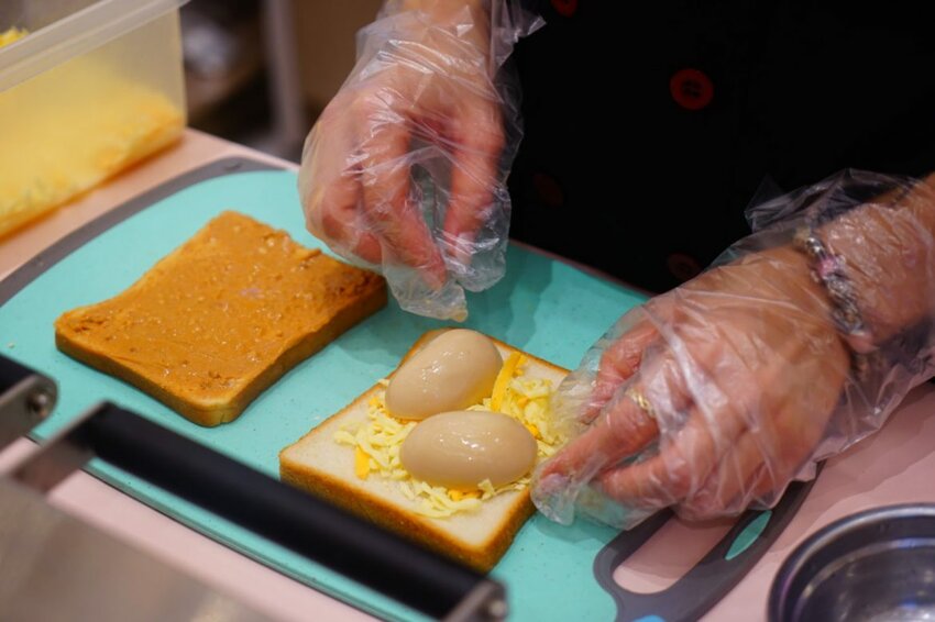 【樂兔洋食行x滿滿奶酥moomoo】遠百竹北必吃美食 顛覆味蕾的熱壓吐司不只是吐司！竹北美食/新竹美食/園區下午茶外送 - Cutier吃飯中 樂兔洋食行與滿滿奶酥在新開幕的「遠百竹北」推出季節限定品