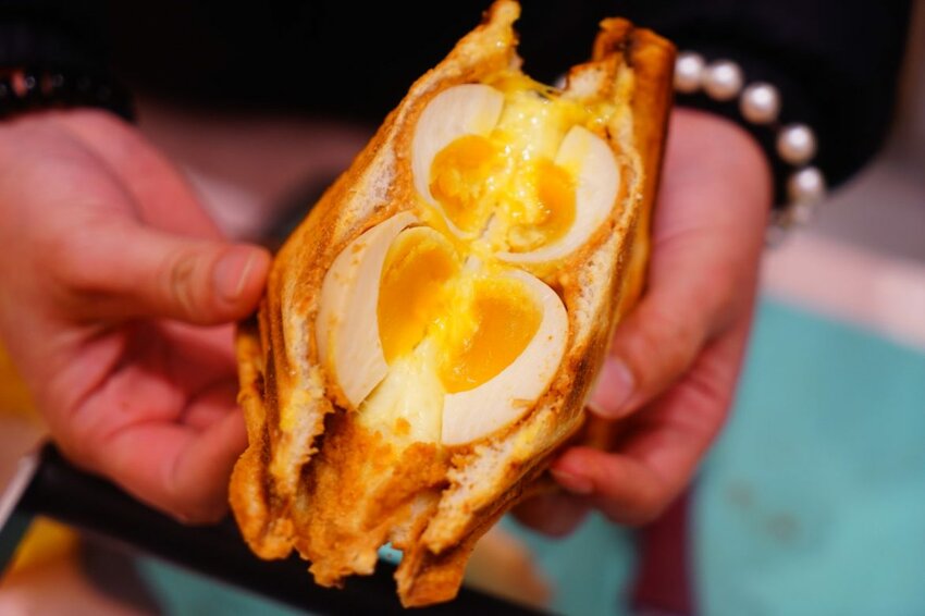 【樂兔洋食行x滿滿奶酥moomoo】遠百竹北必吃美食 顛覆味蕾的熱壓吐司不只是吐司！竹北美食/新竹美食/園區下午茶外送 - Cutier吃飯中 樂兔洋食行與滿滿奶酥在新開幕的「遠百竹北」推出季節限定品