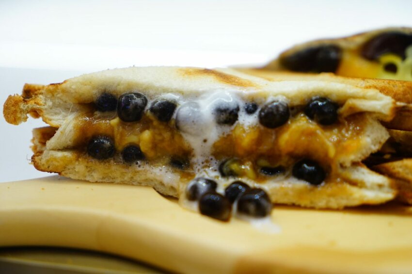 【樂兔洋食行x滿滿奶酥moomoo】遠百竹北必吃美食 顛覆味蕾的熱壓吐司不只是吐司！竹北美食/新竹美食/園區下午茶外送 - Cutier吃飯中 樂兔洋食行與滿滿奶酥在新開幕的「遠百竹北」推出季節限定品