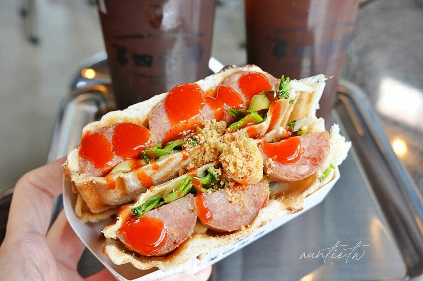 【台中】東區｜台中第四市場，老市場咖啡廳，台味香腸東泉辣椒醬熱壓吐司