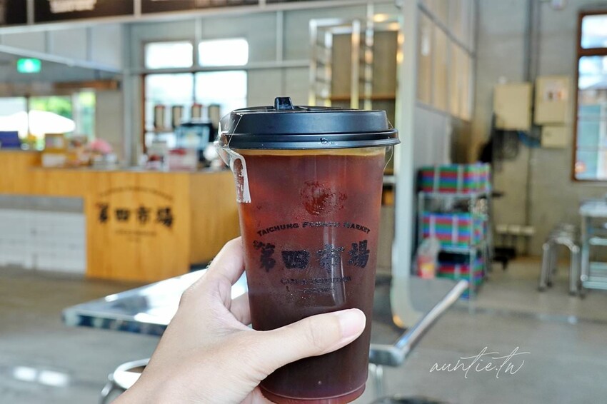 【台中】東區｜台中第四市場，老市場咖啡廳，台味香腸東泉辣椒醬熱壓吐司