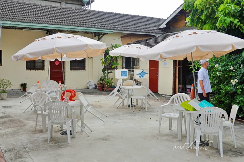 【台中】東區｜台中第四市場，老市場咖啡廳，台味香腸東泉辣椒醬熱壓吐司