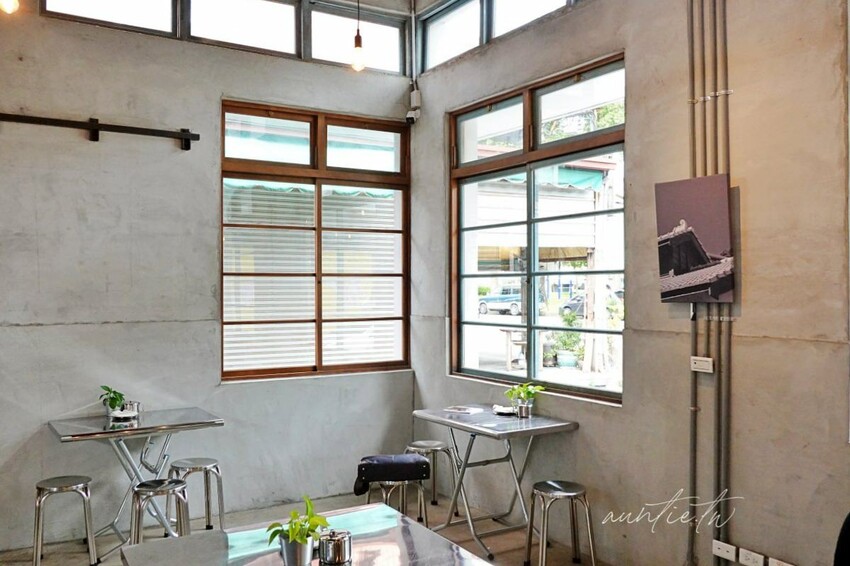 【台中】東區｜台中第四市場，老市場咖啡廳，台味香腸東泉辣椒醬熱壓吐司