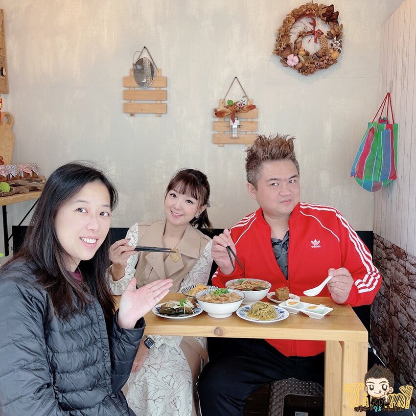 知三素香麵線|有麵筋酥靈魂加持的素食麵線！創意皮蛋麵線好好吃！