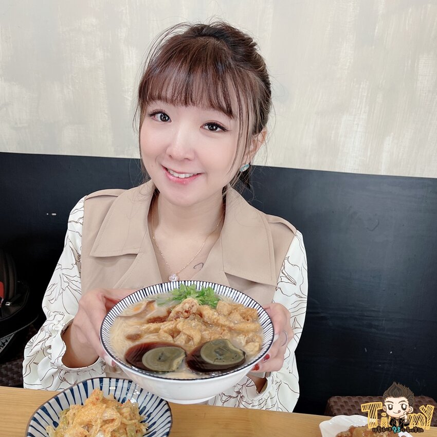 知三素香麵線|有麵筋酥靈魂加持的素食麵線！創意皮蛋麵線好好吃！