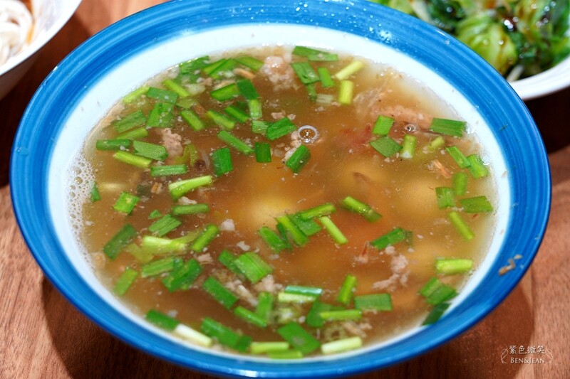 宜蘭羅東美食必吃！上品佑食堂炸蛋魯肉飯、客家湯圓在地人推爆。