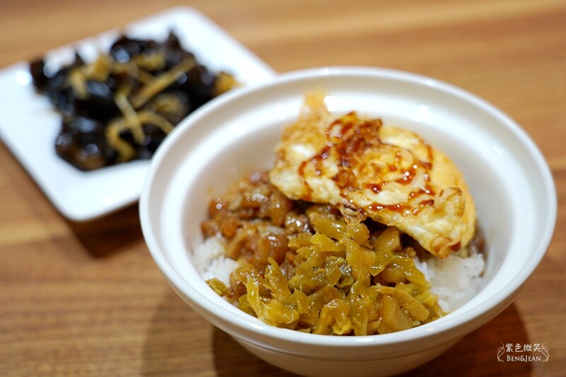 宜蘭羅東美食必吃！上品佑食堂炸蛋魯肉飯、客家湯圓在地人推爆。