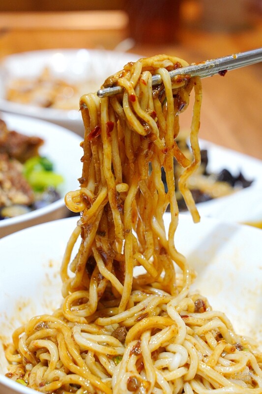 宜蘭羅東美食必吃！上品佑食堂炸蛋魯肉飯、客家湯圓在地人推爆。