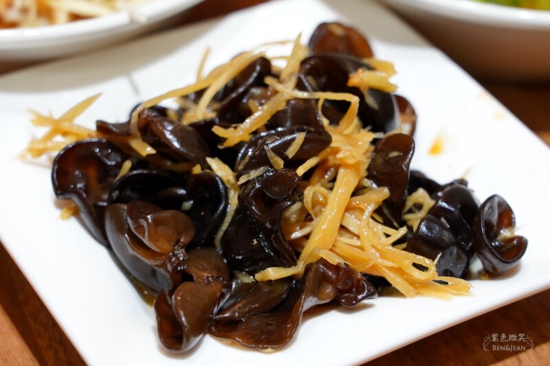 宜蘭羅東美食必吃！上品佑食堂炸蛋魯肉飯、客家湯圓在地人推爆。