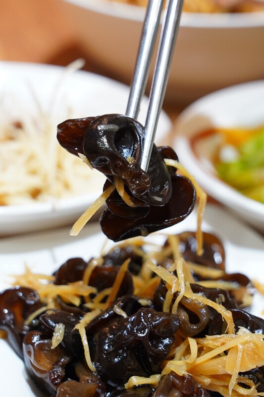 宜蘭羅東美食必吃！上品佑食堂炸蛋魯肉飯、客家湯圓在地人推爆。