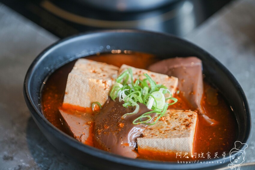 【台中】森饗鍋物漢口店｜挑戰台中最美森林系火鍋店，吃火鍋還能享受被植物包圍的幸福感 » 阿君的玩食天堂