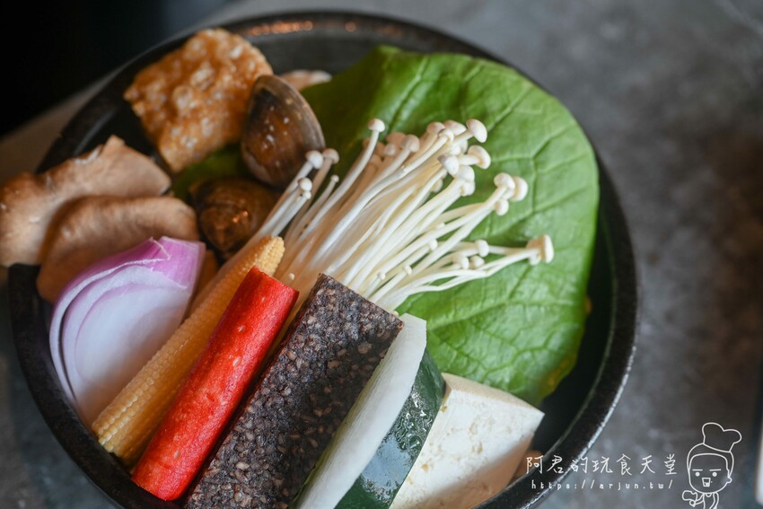 【台中】森饗鍋物漢口店｜挑戰台中最美森林系火鍋店，吃火鍋還能享受被植物包圍的幸福感 » 阿君的玩食天堂