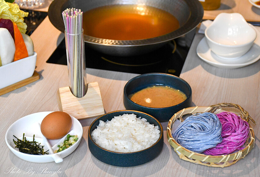 支持在地小農的有機蔬食精品涮涮鍋，吃得到食材的原始風味