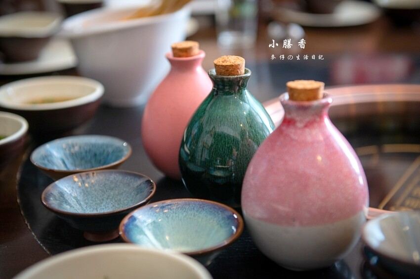 台北東區麻辣火鍋！小膳香成都麻辣火鍋，四川地道牛油湯頭不能錯過。