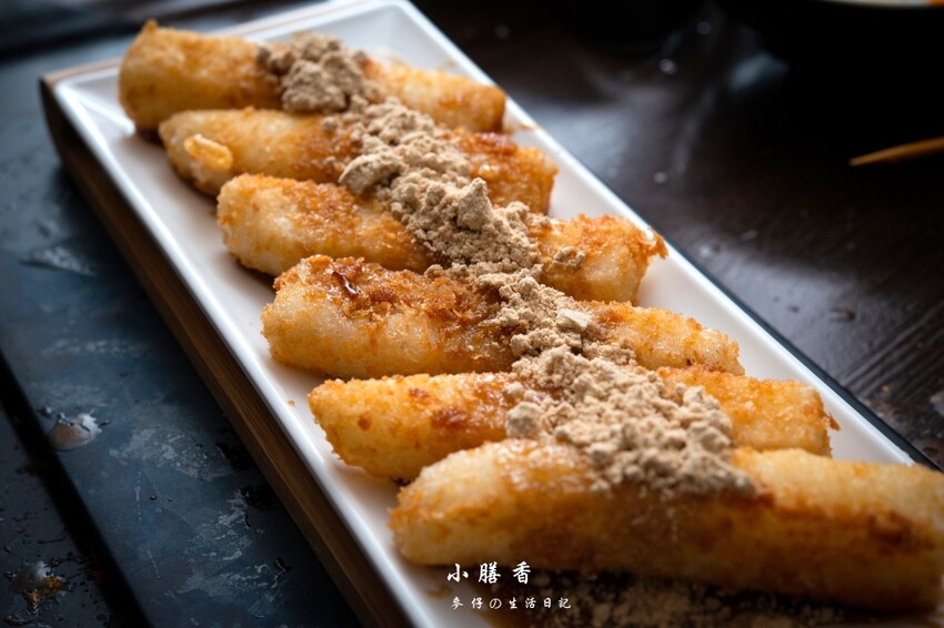 台北東區麻辣火鍋！小膳香成都麻辣火鍋，四川地道牛油湯頭不能錯過。