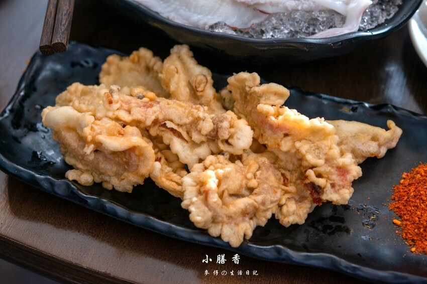 台北東區麻辣火鍋！小膳香成都麻辣火鍋，四川地道牛油湯頭不能錯過。