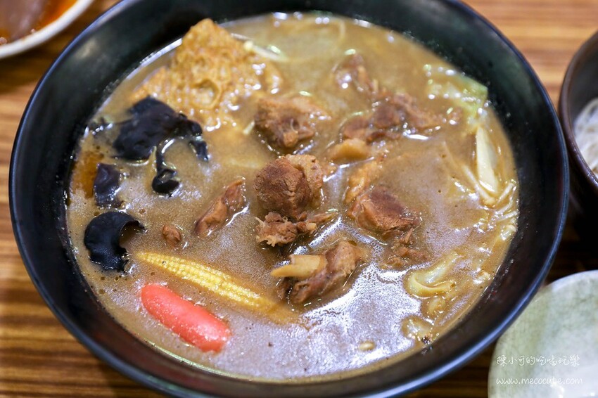 新北市三重區天冷吃補!一個人也能獨享薑母鴨、羊肉爐和大胃王套餐!菜單150元起~還有鴨血臭豆腐推薦