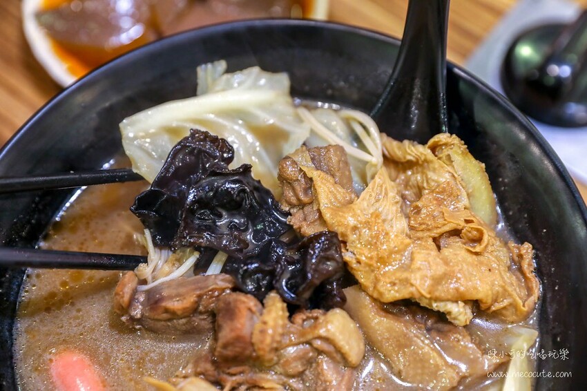 新北市三重區天冷吃補!一個人也能獨享薑母鴨、羊肉爐和大胃王套餐!菜單150元起~還有鴨血臭豆腐推薦