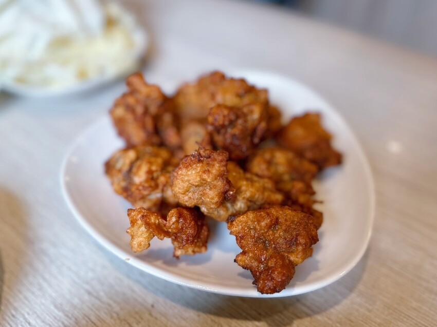 林口美食推薦《東北之家酸菜白肉鍋》自然酸香的東北酸白菜鍋底,搭上青麻椒酸菜的帶勁湯頭,涮上帶有厚度的