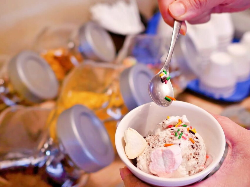 | 新莊火鍋 | 囍富火鍋.當月壽星送海陸肉肉蛋糕.費時熬煮