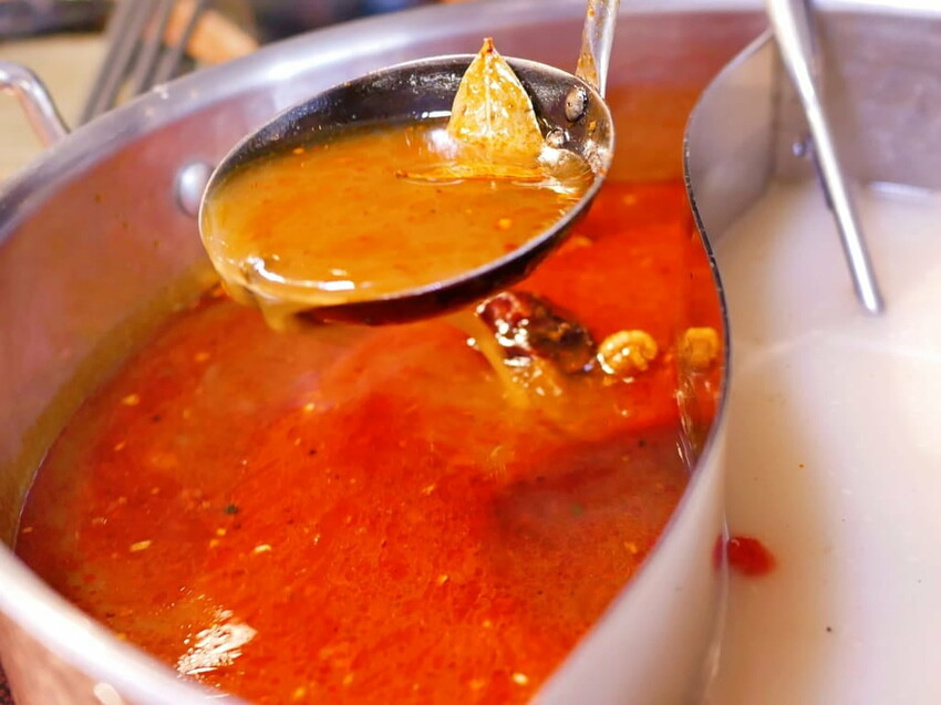 | 新莊火鍋 | 囍富火鍋.當月壽星送海陸肉肉蛋糕.費時熬煮