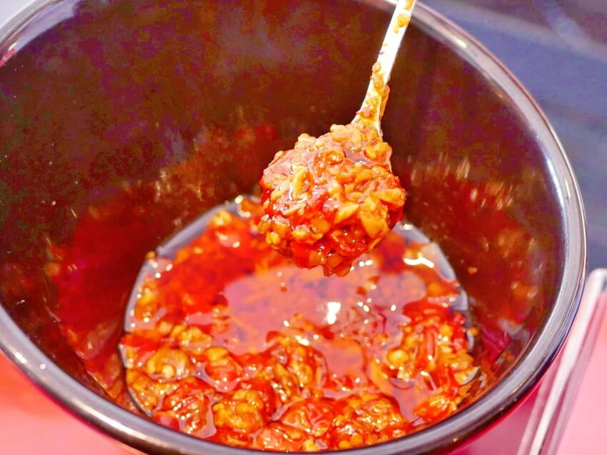 | 新莊火鍋 | 囍富火鍋.當月壽星送海陸肉肉蛋糕.費時熬煮