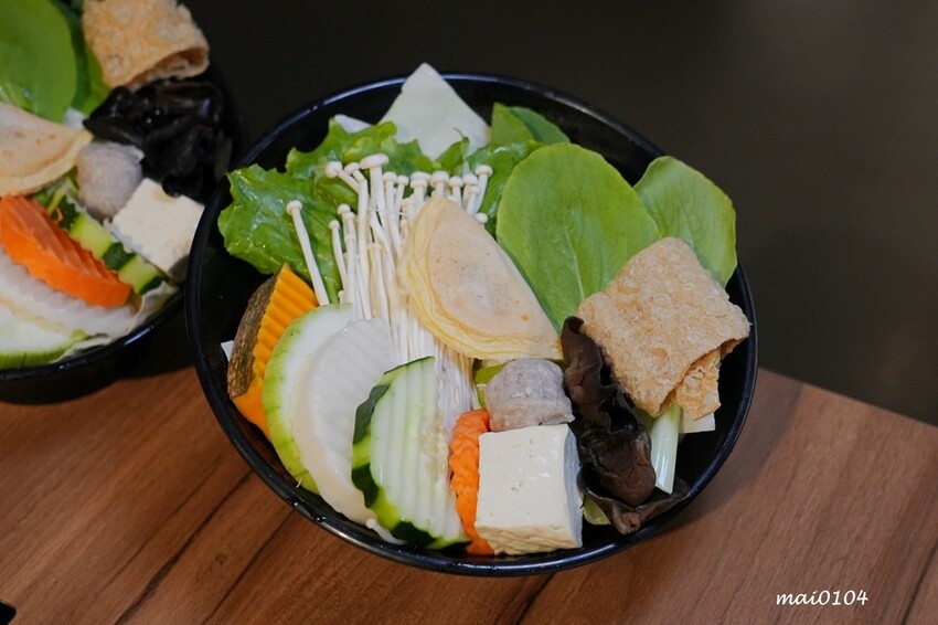 新莊火鍋推薦｜囍富火鍋～職人熬煮湯頭、當月壽星用餐送肉肉海鮮蛋糕，提供包廂座位