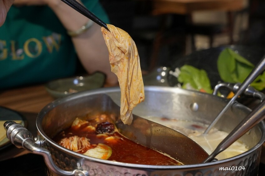 新莊火鍋推薦｜囍富火鍋～職人熬煮湯頭、當月壽星用餐送肉肉海鮮蛋糕，提供包廂座位