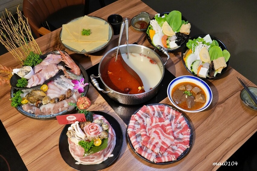新莊火鍋推薦｜囍富火鍋～職人熬煮湯頭、當月壽星用餐送肉肉海鮮蛋糕，提供包廂座位