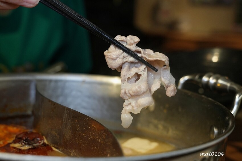 新莊火鍋推薦｜囍富火鍋～職人熬煮湯頭、當月壽星用餐送肉肉海鮮蛋糕，提供包廂座位