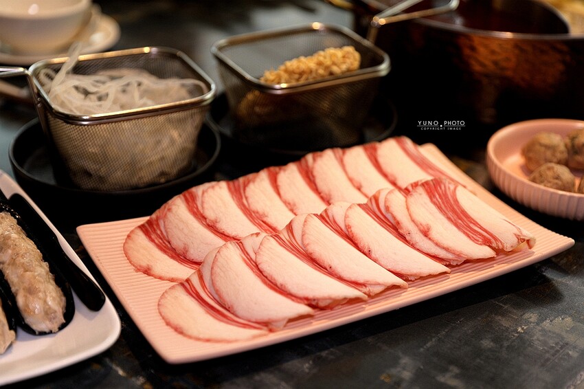 CP值爆表!780雙人海陸特餐副食吃到飽 老饕激推噴火三寶 黃牛胸肉