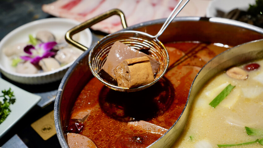 [台北火鍋] 老撈麻辣火鍋｜被火鍋耽誤的熱炒店！老撈瘋鍋季免費送海鮮拼盤！