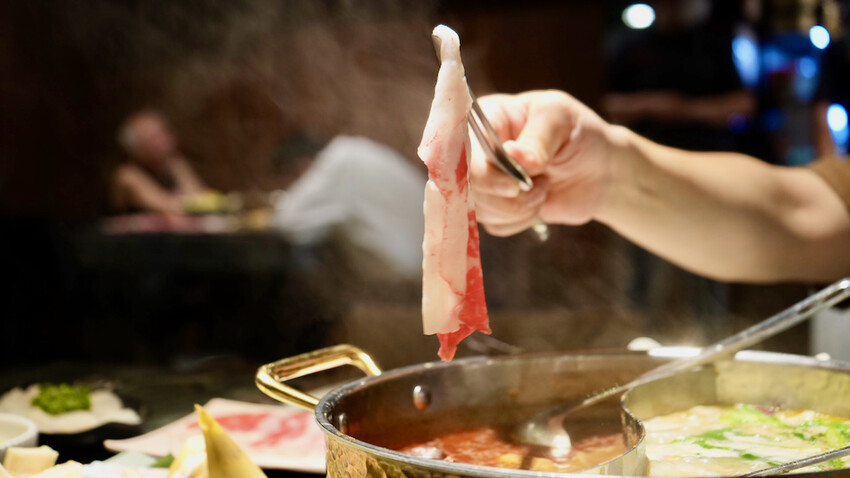 [台北火鍋] 老撈麻辣火鍋｜被火鍋耽誤的熱炒店！老撈瘋鍋季免費送海鮮拼盤！