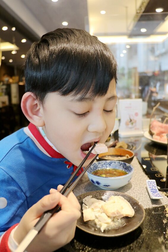 火鍋界的PRADA.木曜4超玩推薦.貼心桌邊服務.大安區頂級火鍋.約會餐廳推薦♥二本松涮涮屋♥(文末菜單)