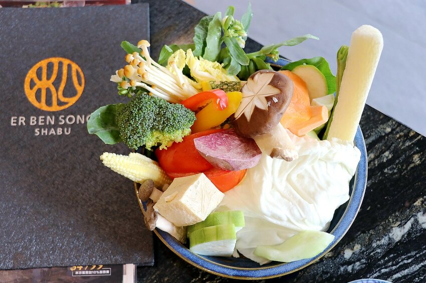 火鍋界的PRADA.木曜4超玩推薦.貼心桌邊服務.大安區頂級火鍋.約會餐廳推薦♥二本松涮涮屋♥(文末菜單)